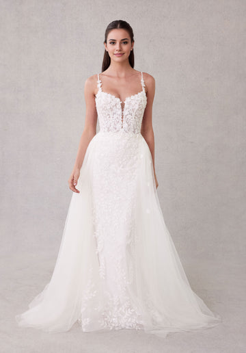 3D Floral Appliqués Spaghetti Straps A-Line Wedding Gown